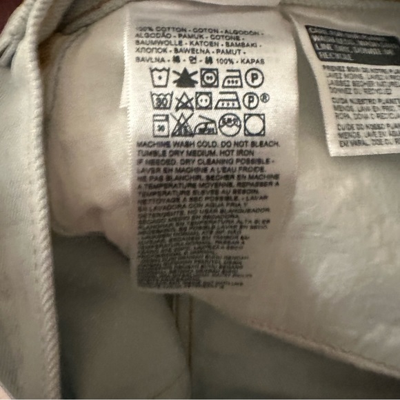 Levi’s High Rise Light Wash Deconstructed Jean Patchwork Raw Hem Skirt NWT 28 - Picture 12 of 16